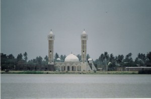 Το Ισλάμ είναι η κυριότερη θρησκεία της αφρικανικής ηπείρου με 45% και ακολουθεί ο Χριστιανισμός με 40%