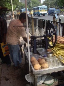 Χυμό ζαχαροκάλαμου βρίσκεις παντού στην Καλκούτα από τους πλανόδιους