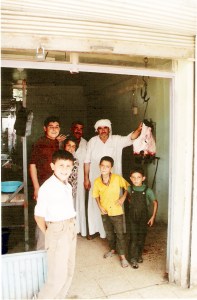 Στο χωριό Καφραμπούντι (Συρία) όπου για πολλοστή φορά στα ταξίδια μου με έπιασε λάστιχο