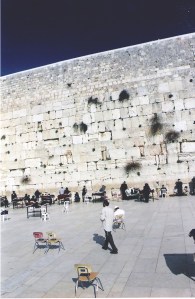 Το εξωτερικό τείχος (των Δακρύων) του περιβόλου του Ναού του Σολομώντος