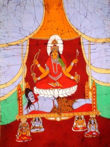 lH Shodashi σε λωτό πάνω από το σώμα του Shiva με τους θεούς Brahma, Vishnu, Shiva και Rudra να στηρίζουν τον θρόνο