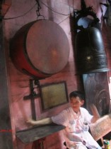 Χτυπώντας το γκονγκ.