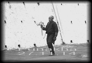 Βουδιστικός αγιασμός με το ιερό μεταξωτό "Πολύτιμο Παρασόλι" στην Πουνάκα.